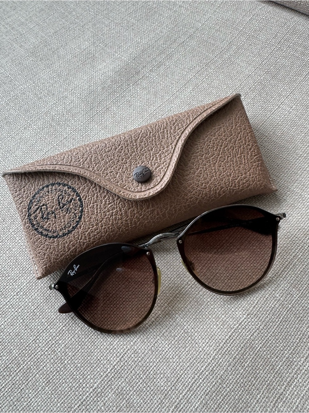Ray-Ban Brown Gradient Blaze Round Sunglasses with Brown Case